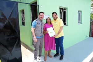 Leia mais sobre o artigo Prefeito Renato Junior entrega moradias reformadas pelo ‘Casa Manauara’ a famílias do Cidade de Deus e anuncia ampliação do programa para mil casas em 2027