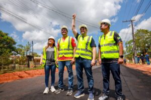 Leia mais sobre o artigo Roberto Cidade acompanha o andamento das obras de pavimentação em Autazes