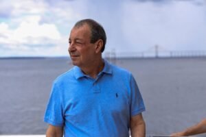 Leia mais sobre o artigo Turismo sustentável ganha papel de destaque na estratégia econômica de Omar para o Amazonas