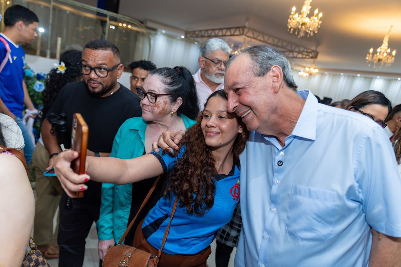 No momento, você está visualizando Omar coloca valorização dos professores no centro de proposta para recuperar educação do Amazonas