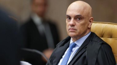Editoriais de Estadão, Folha e Globo pedem saída de Moraes do STF