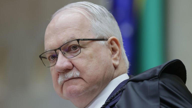 No momento, você está visualizando Cada movimento de Fachin cria um novo “nó” no Supremo, diz Maierovitch