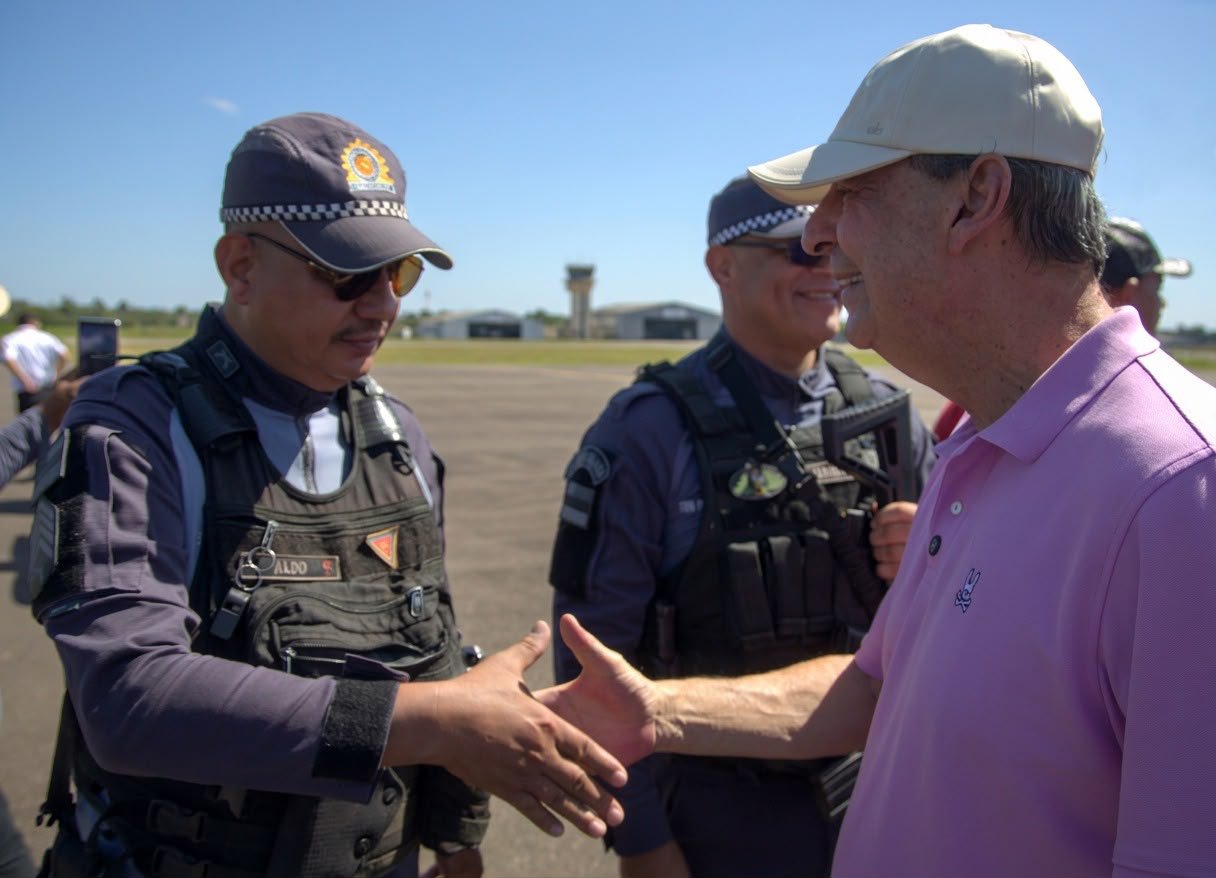 No momento, você está visualizando Omar defende polícia nas ruas agindo firme e com coragem contra o crime