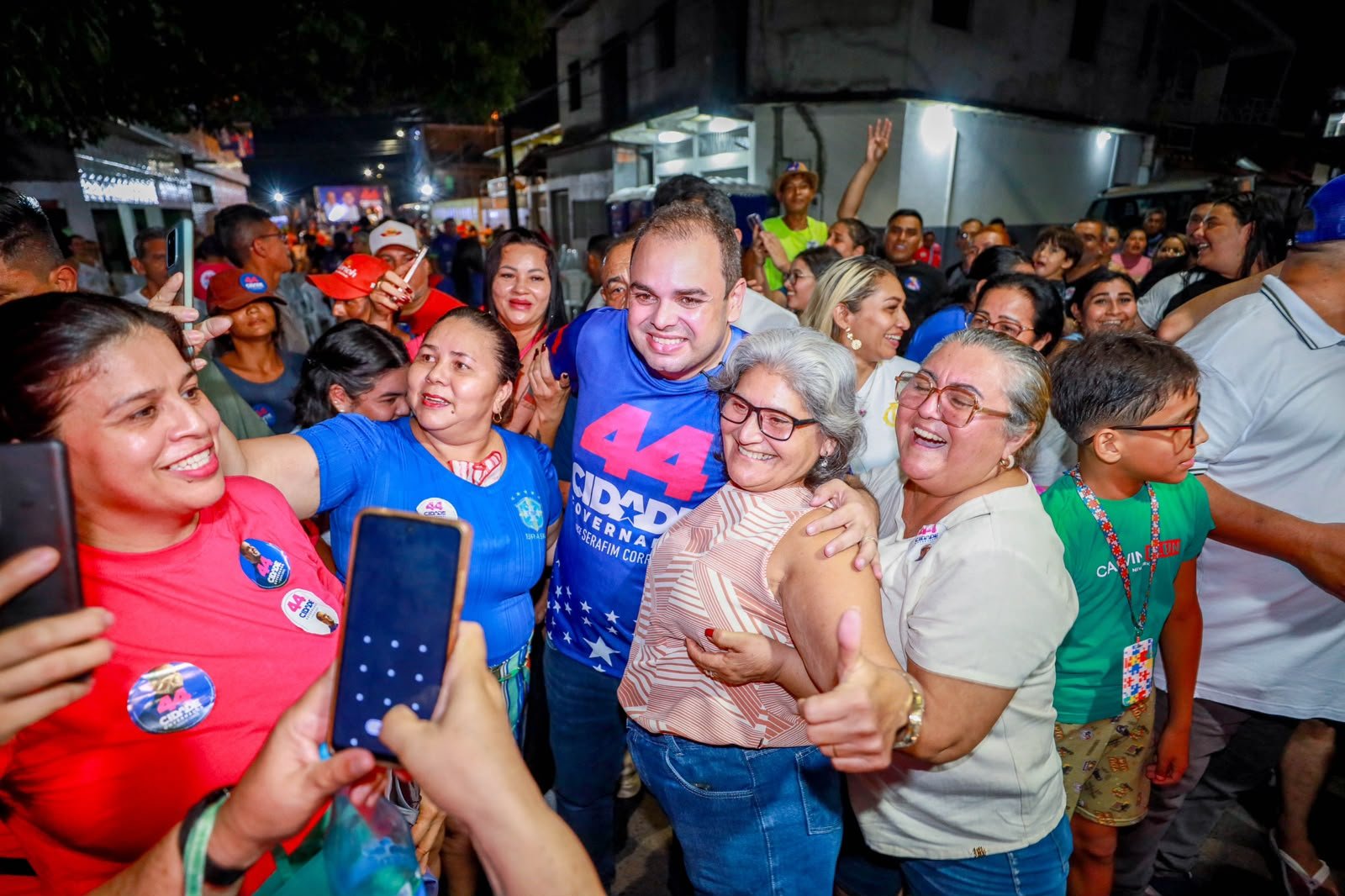 No momento, você está visualizando Roberto Cidade e Serafim Corrêa levam propostas do Plano de Governo a diferentes regiões de Manaus