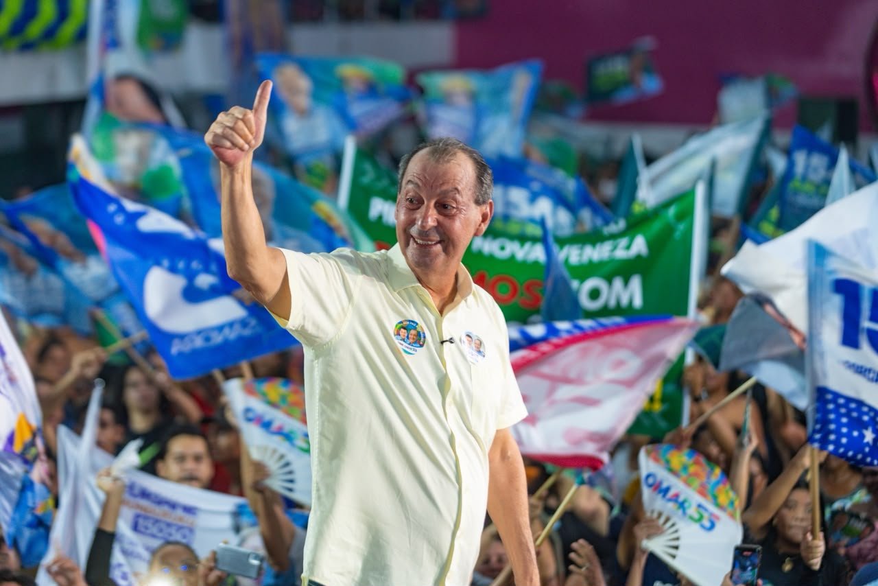 No momento, você está visualizando Omar cresce 2,4 pontos em nova pesquisa e amplia vantagem na disputa pelo Governo do Amazonas