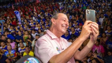 Omar Aziz visita obras em Tefé e Alvarães, e reúne multidões em agenda pelo interior do Amazonas