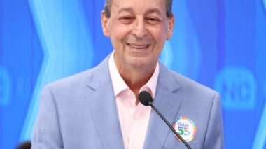 No debate da TV Norte, Omar anuncia reforço na segurança, hospitais regionais e aumento no auxílio