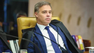 Leia a íntegra da decisão de André Mendonça que afastou o diretor-geral da PF