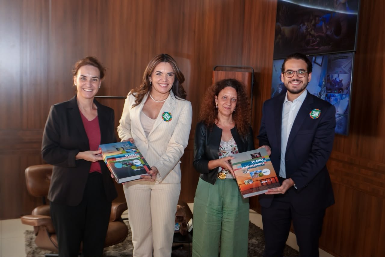 No momento, você está visualizando Alessandra Campelo apresenta desafios eleitorais do Amazonas a representantes da União Europeia