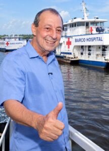 Leia mais sobre o artigo Programa de Omar prevê barcos-hospitais e telessaúde para ampliar atendimento no interior do Amazonas