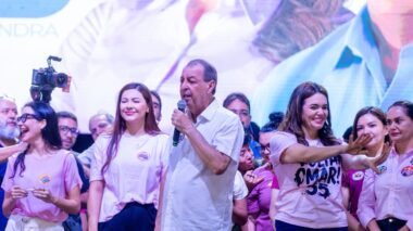 Omar firma compromisso de apoiar mães atípicas e ampliar políticas de proteção às mulheres no Amazonas
