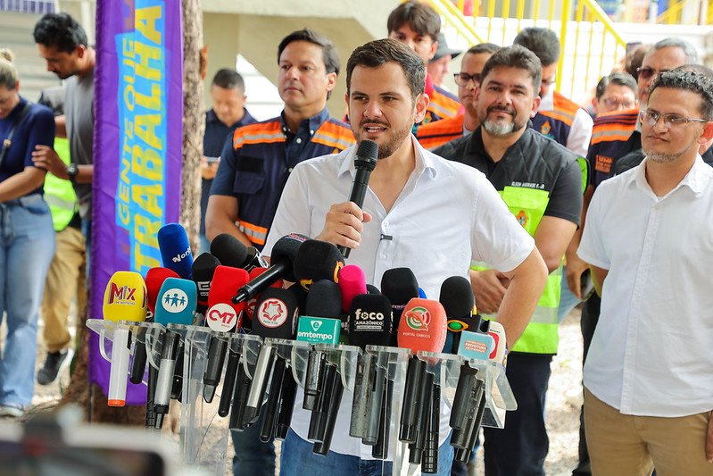 No momento, você está visualizando Prefeito Renato Junior entrega passarela na avenida Torquato Tapajós utilizada diariamente por 4,5 mil pessoas e confirma elevadores para garantir acessibilidade a PcDs 