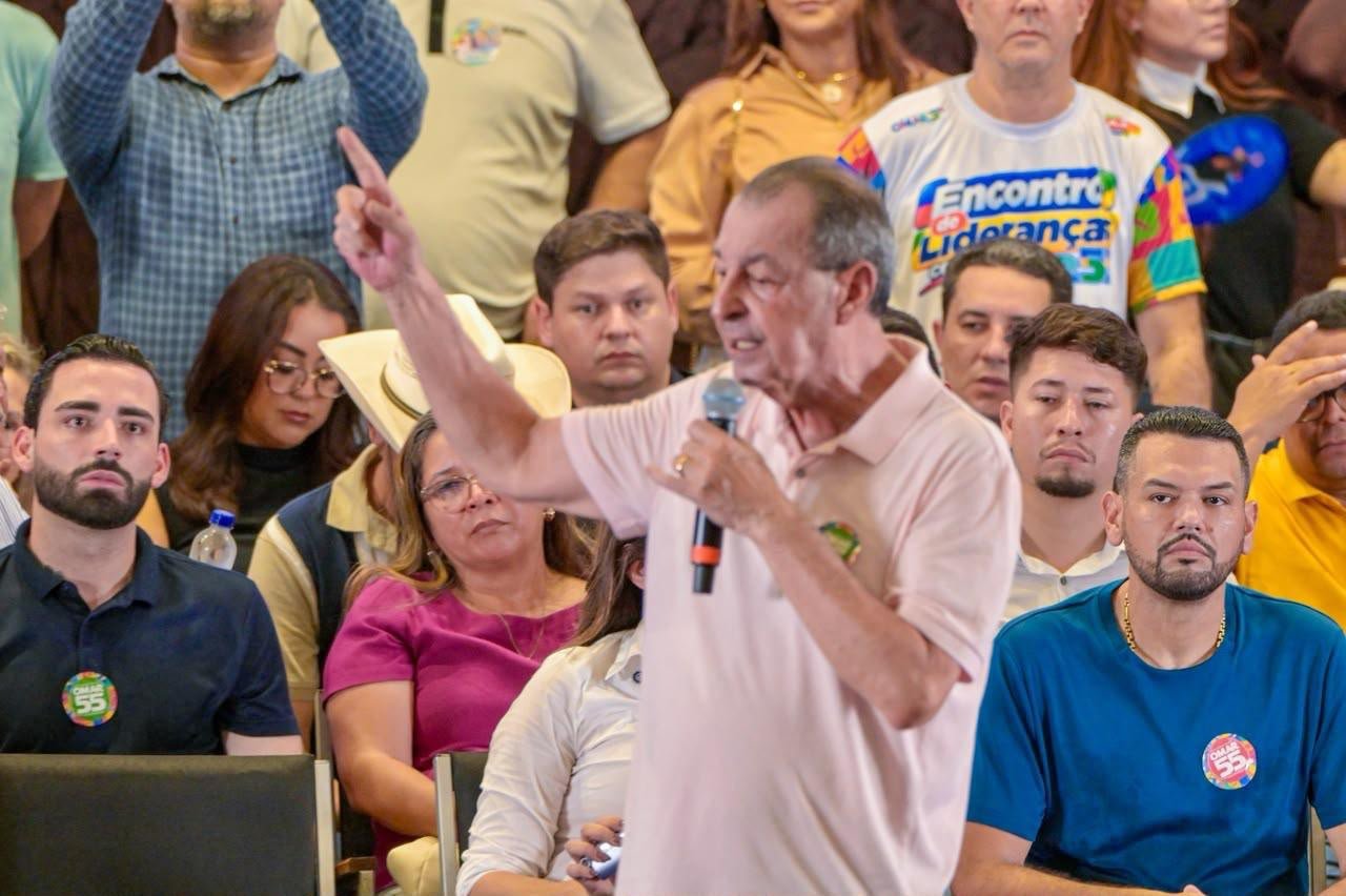 No momento, você está visualizando Com Manaus encoberta por fumaça, Omar destina emenda e governo do estado não compra avião de combate a incêndios