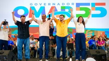 Omar reúne apoio dos 62 prefeitos do Amazonas e defende união para governar o Estado
